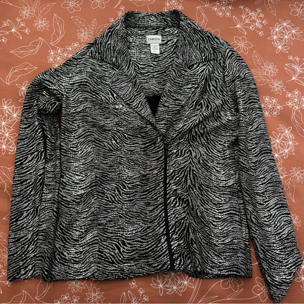 Chico’s Black and Silver Zebra Print Blazer jacket with zipper, Size 1